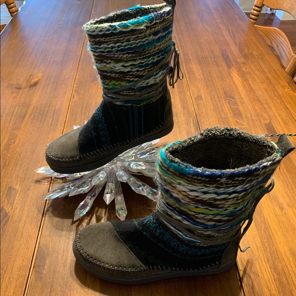 Toms boots 6.5 - Picture 1 of 3